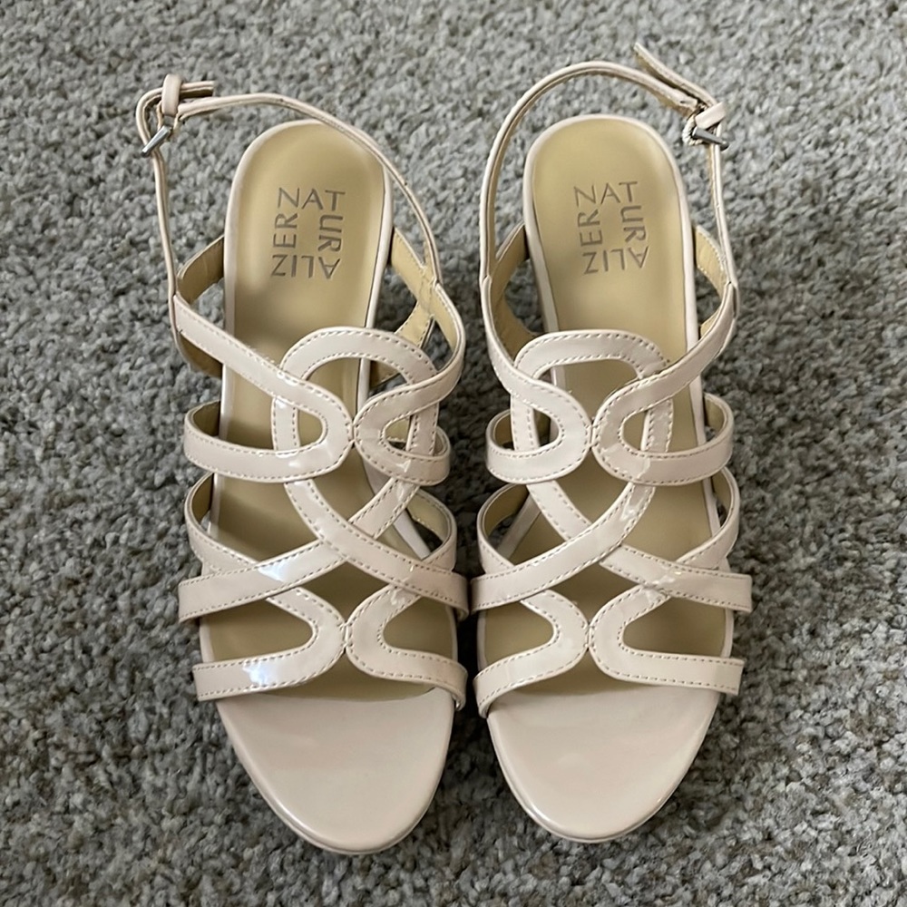 NATURALIZER | Strappy Sandals